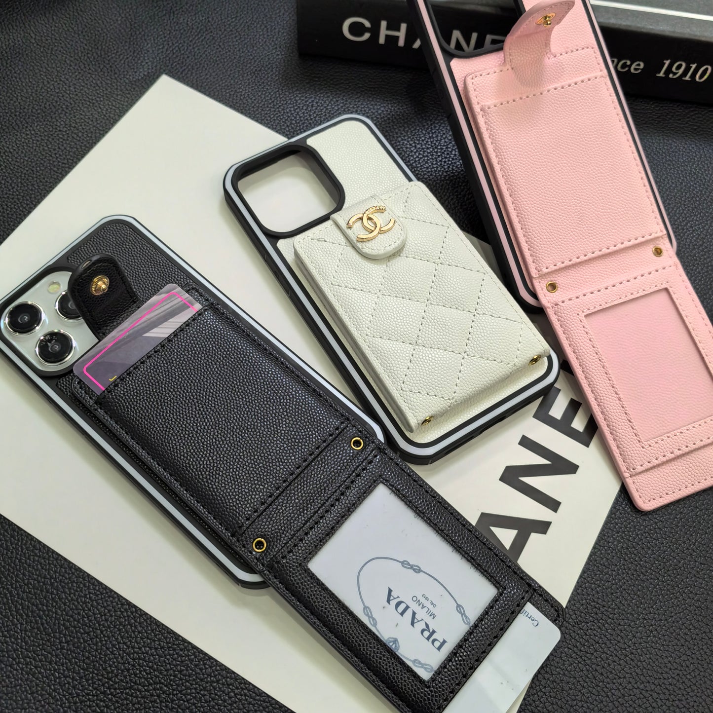 Chanel奢華的羊皮香奈兒紐扣卡套iPhone手機殼