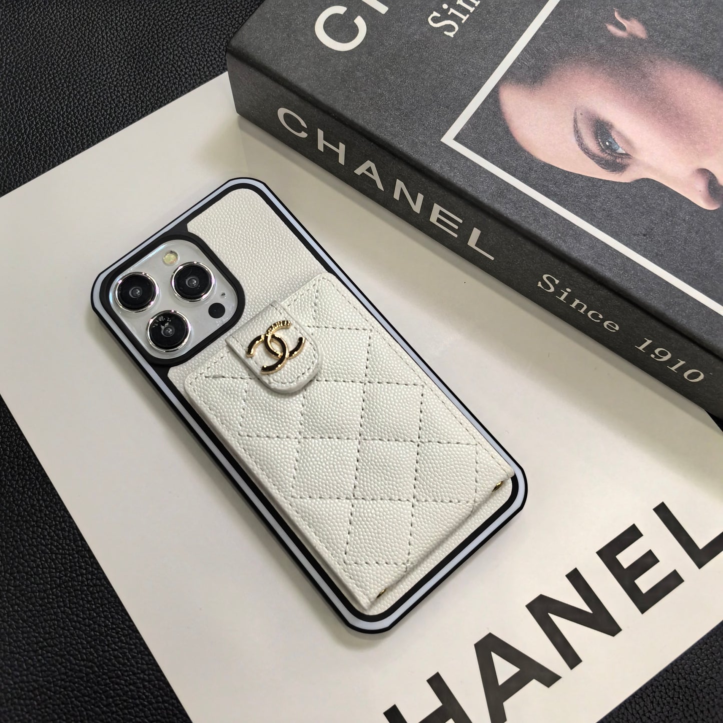 Chanel奢華的羊皮香奈兒紐扣卡套iPhone手機殼