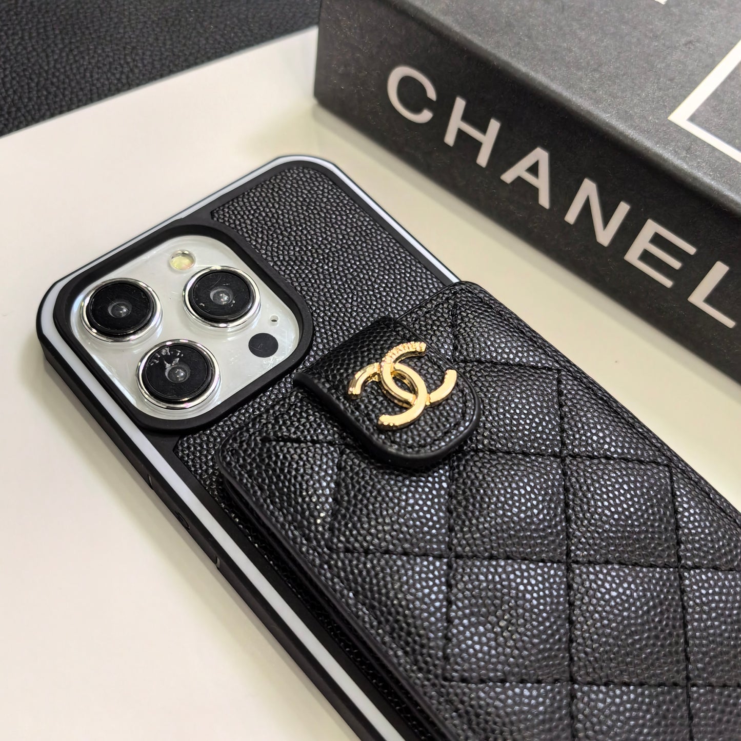 Chanel奢華的羊皮香奈兒紐扣卡套iPhone手機殼