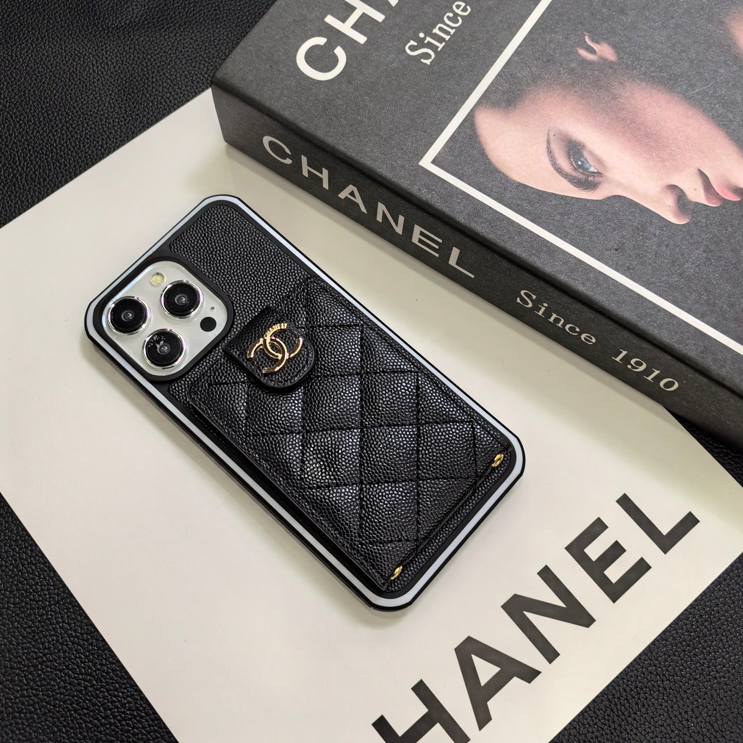 Chanel奢華的羊皮香奈兒紐扣卡套iPhone手機殼