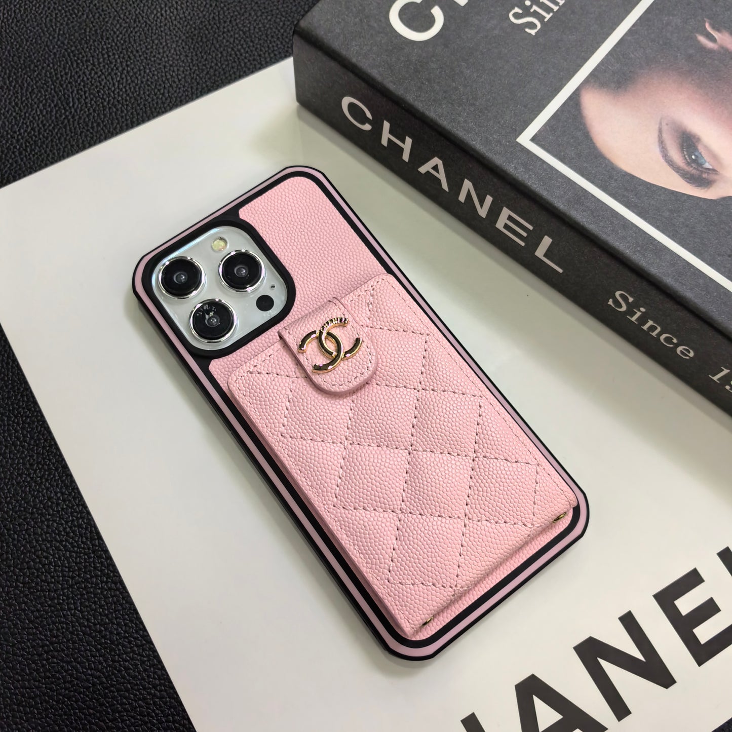 Chanel奢華的羊皮香奈兒紐扣卡套iPhone手機殼