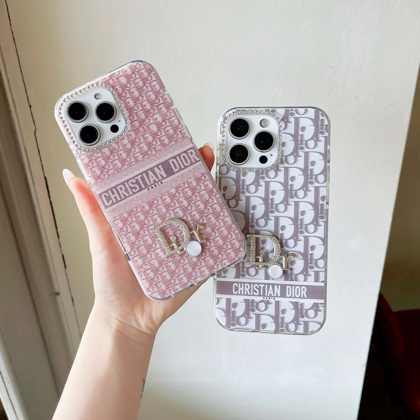 ✨✨ 詩家新品上架 ✨✨ 閃鑽鏡頭 ✨ Dior經典花紋系列果凍殼 🌸🌺 高透加厚果凍亞克力,帶防摔防震條 🔥🔥