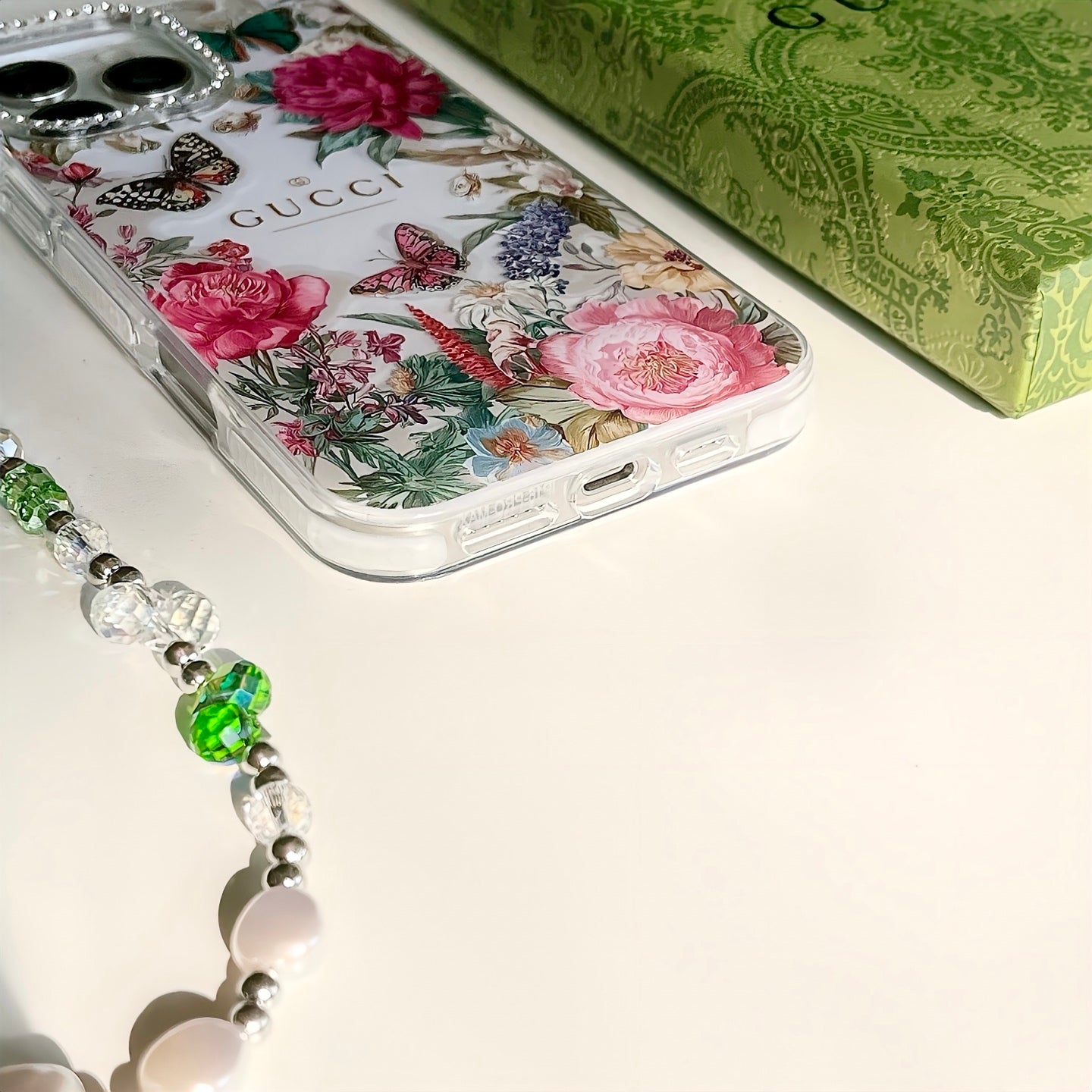 ✨✨诗家新品上架✨✨ 闪钻镜头✨Gucci花卉蝴蝶系列果冻壳🦋🌸🌷 高透加厚果冻亚克力,带防摔防震条🔥🔥